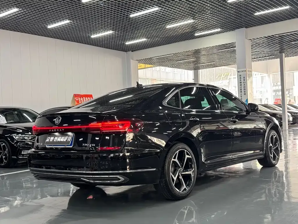 Volkswagen Passat — фото 6
