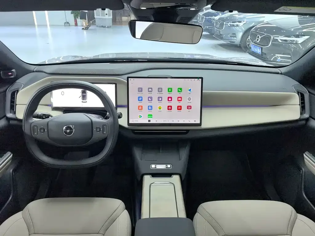 Volvo XC70 Plug-in Hybrid — фото 8