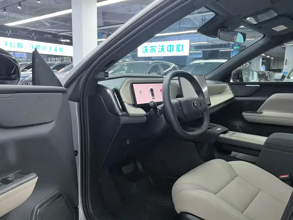 Volvo XC70 Plug-in Hybrid — фото 4