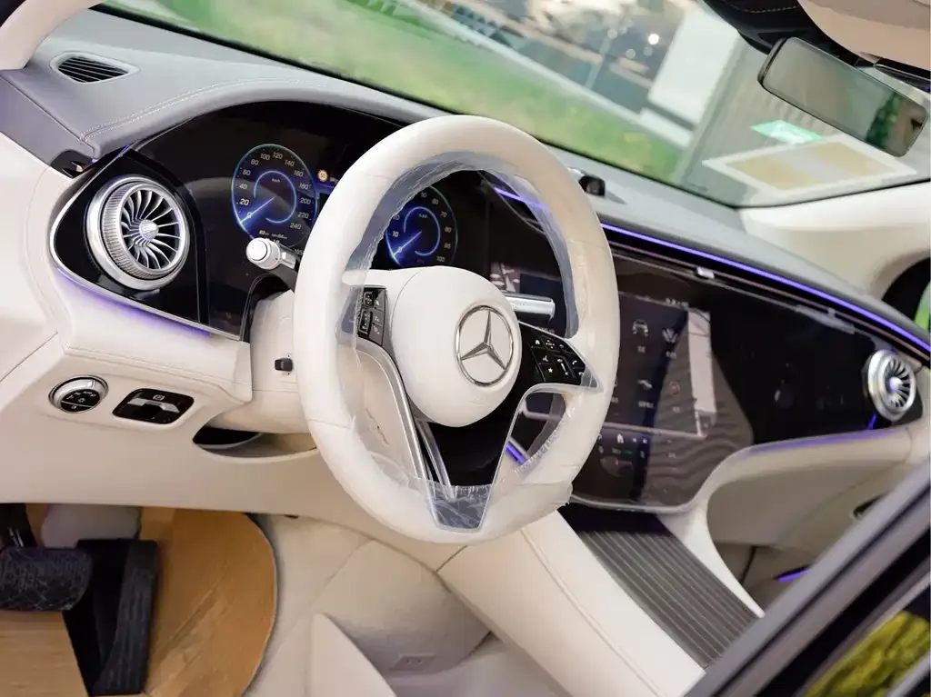 Mercedes-Benz EQS SUV — фото 4