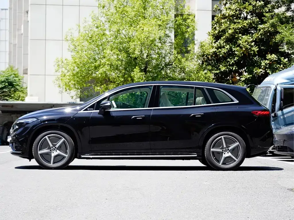Mercedes-Benz EQS SUV — фото 10