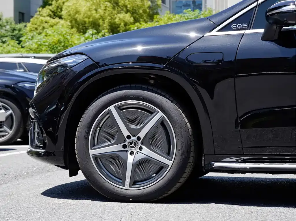 Mercedes-Benz EQS SUV — фото 9