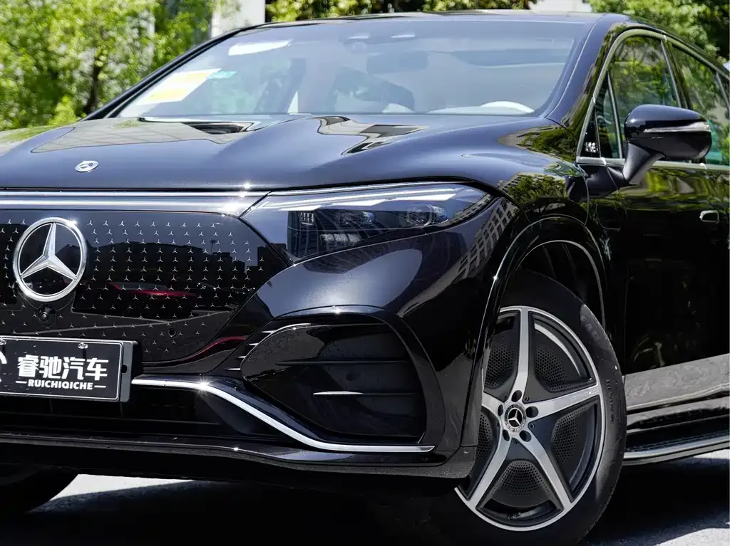 Mercedes-Benz EQS SUV — фото 3