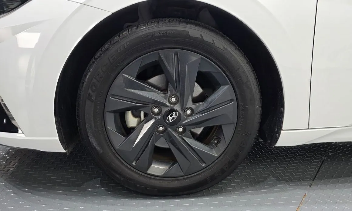 Hyundai AVANTE — фото 9