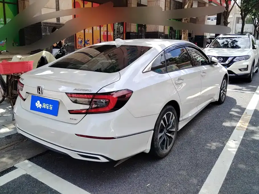 Honda Accord — фото 10