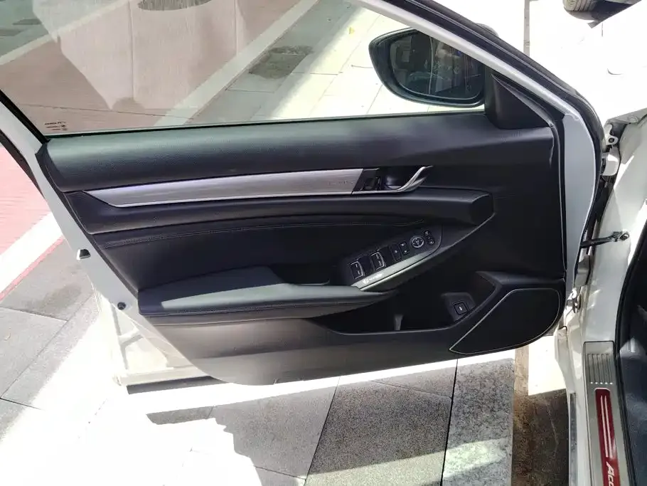 Honda Accord — фото 3