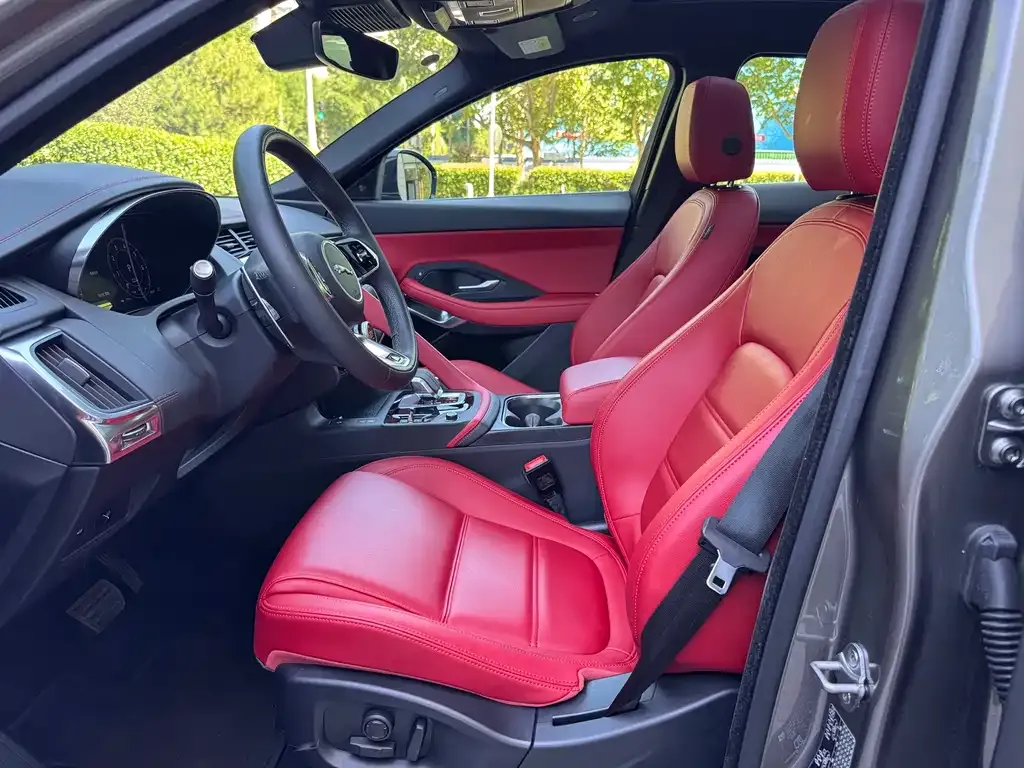Jaguar E-PACE 2025 из CN, фото 4