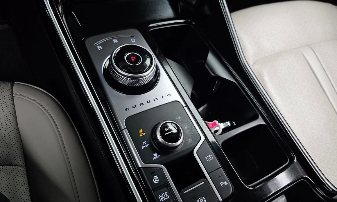 Kia Sorento — фото 9