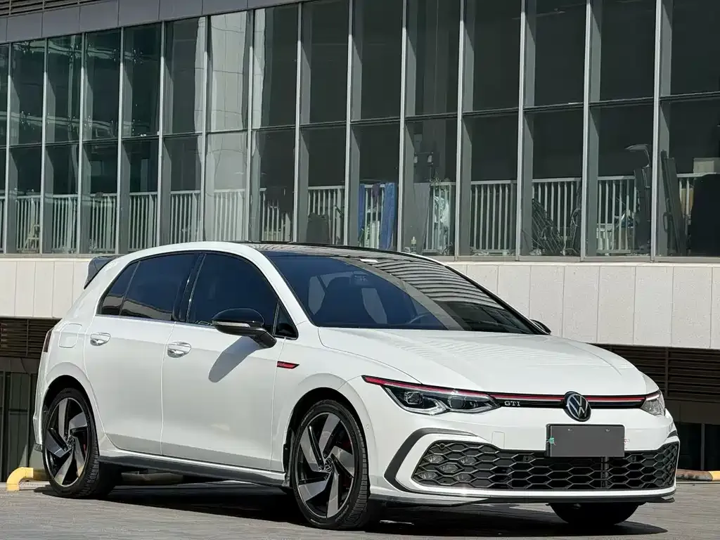 Volkswagen Golf GTI — фото 9