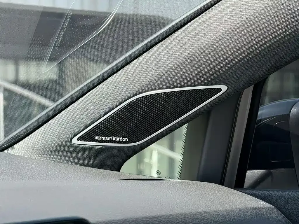 Volkswagen Golf GTI — фото 7