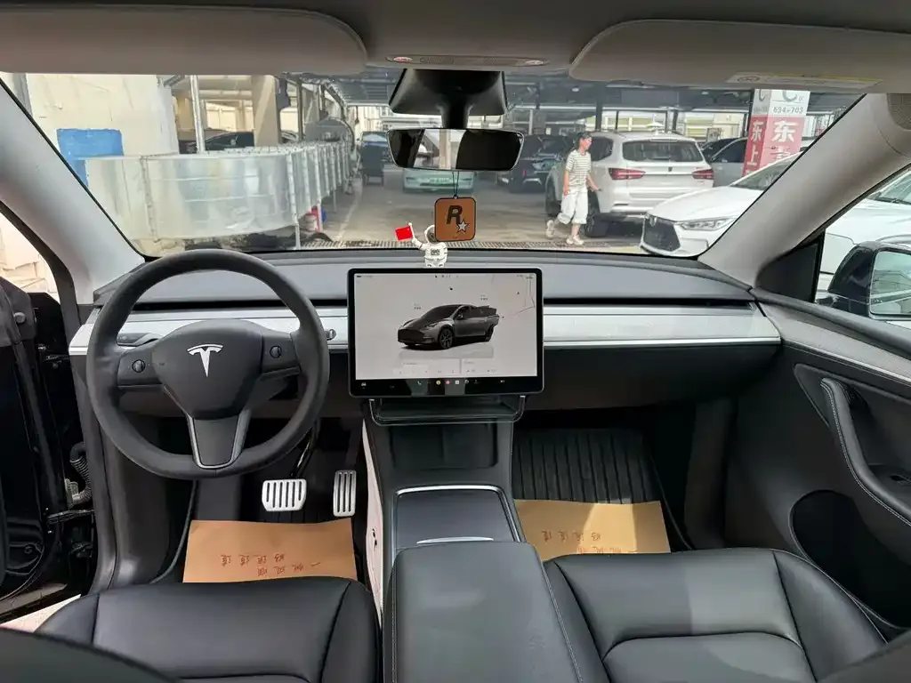 Tesla Model Y — фото 4