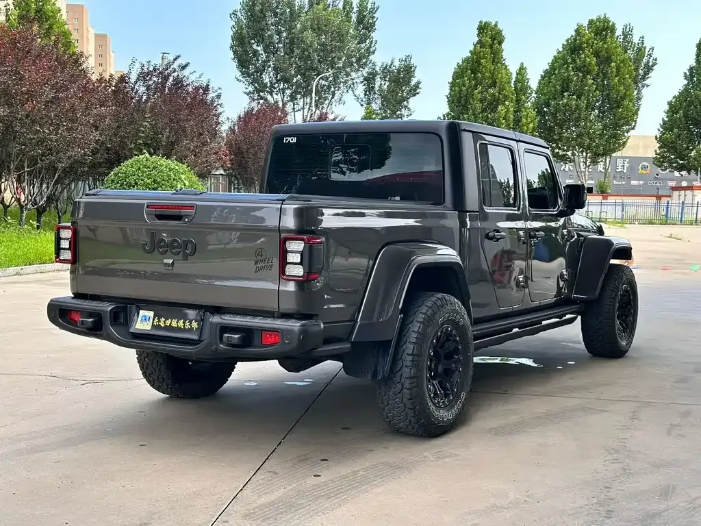 Jeep Gladiator — фото 8