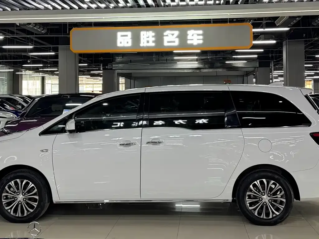 Buick GL8 2024 из CN, фото 10