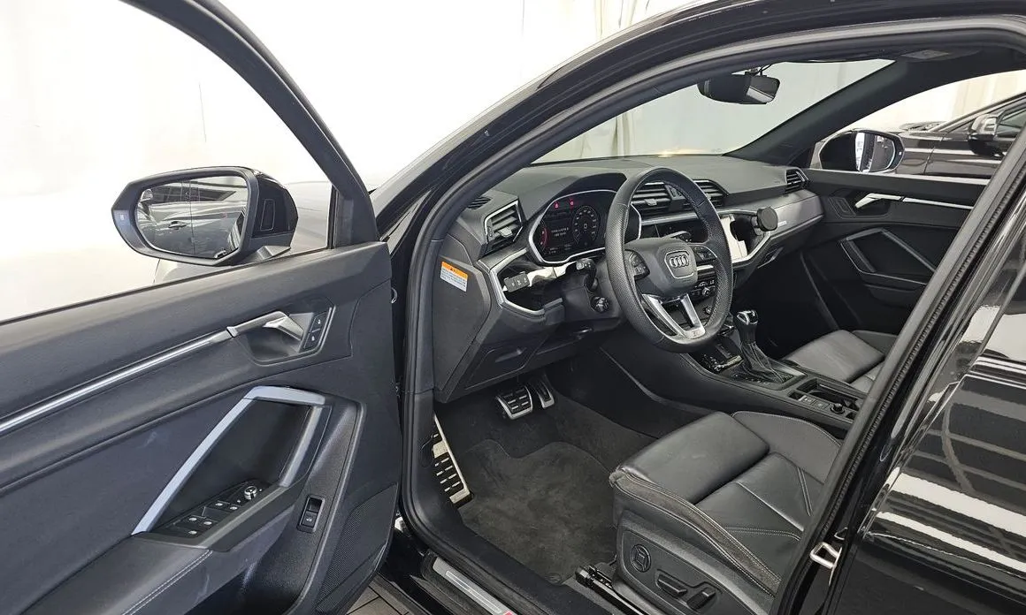 Audi Q3 2023 из KR, фото 4