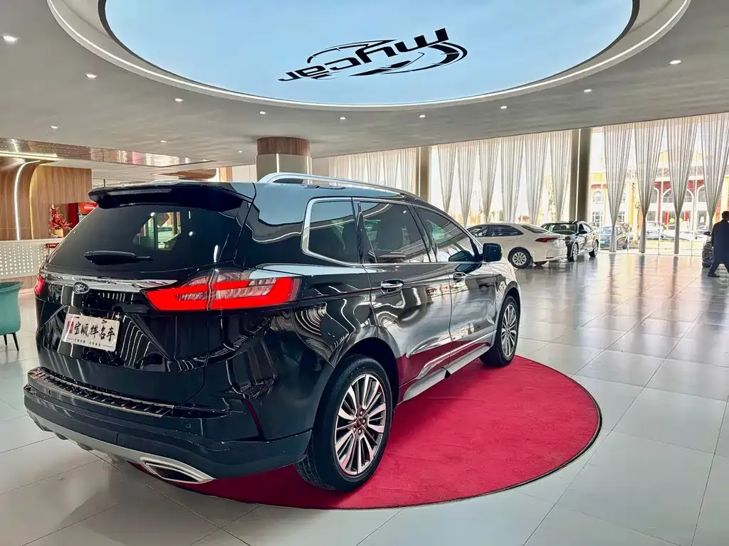 Ford Edge — фото 5