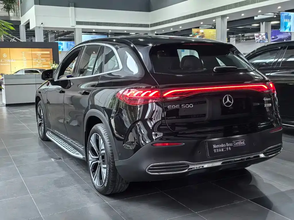 Mercedes-Benz EQE SUV — фото 9