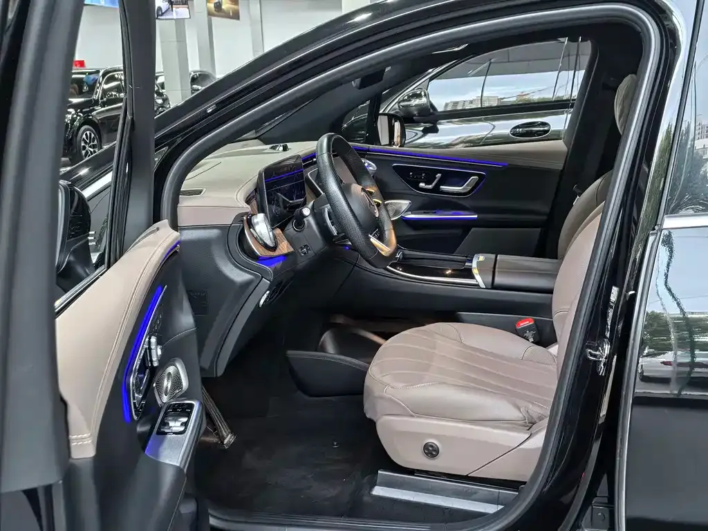 Mercedes-Benz EQE SUV — фото 10