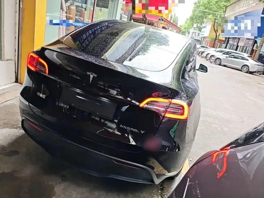 Tesla Model Y — фото 4