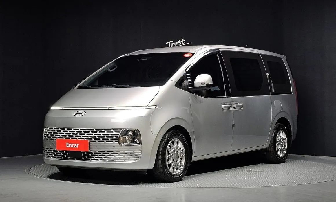 Hyundai Staria — фото 1
