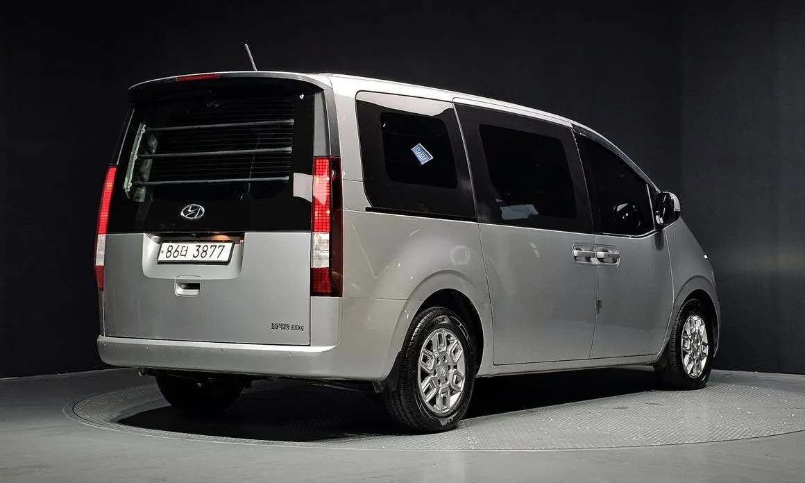 Hyundai Staria — фото 2