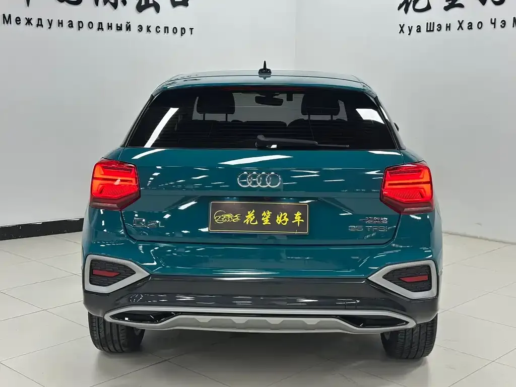 Audi Q2L — фото 2