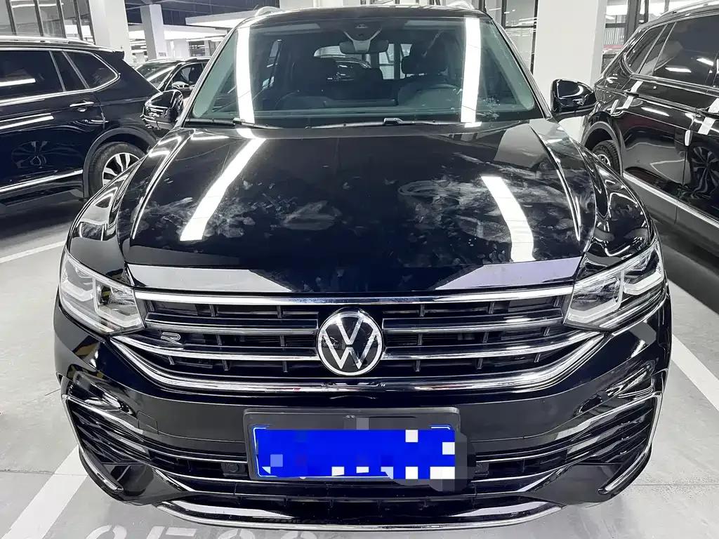 Volkswagen Tiguan L — фото 4