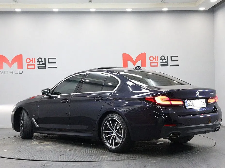BMW 5-Series — фото 10