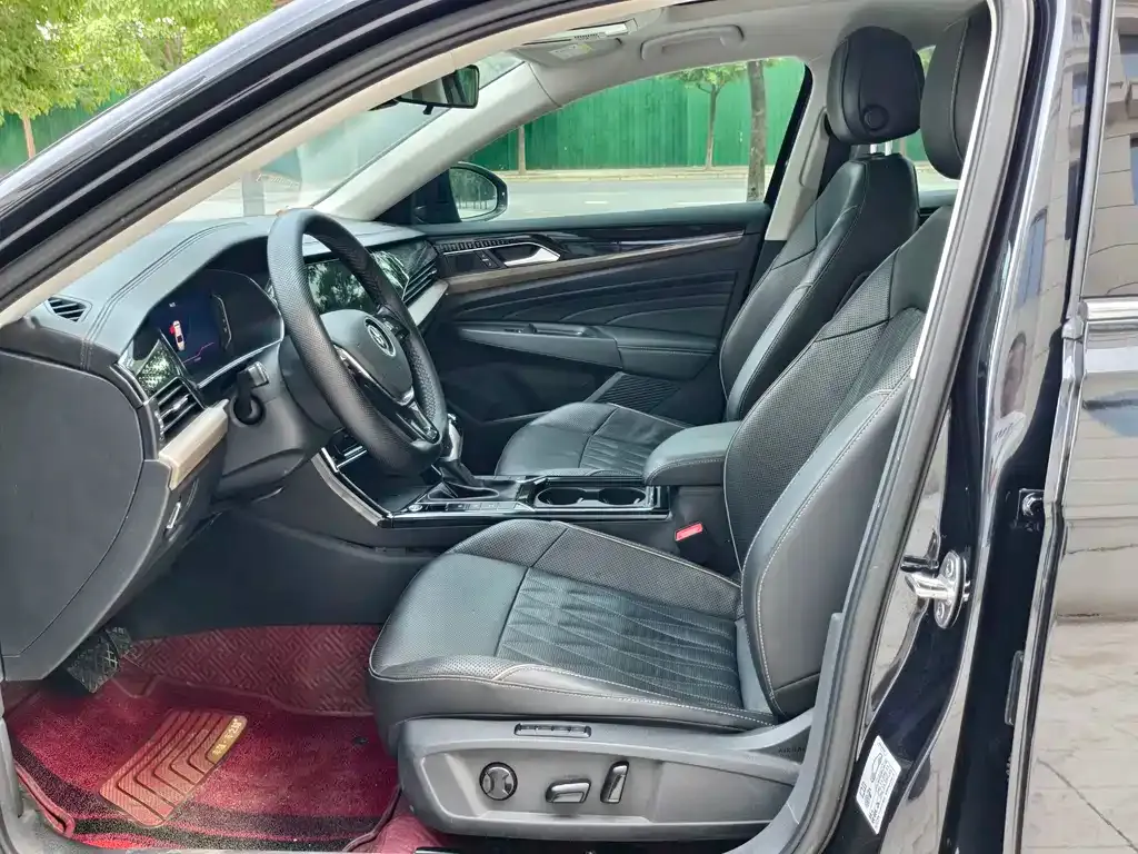 Volkswagen Passat — фото 10