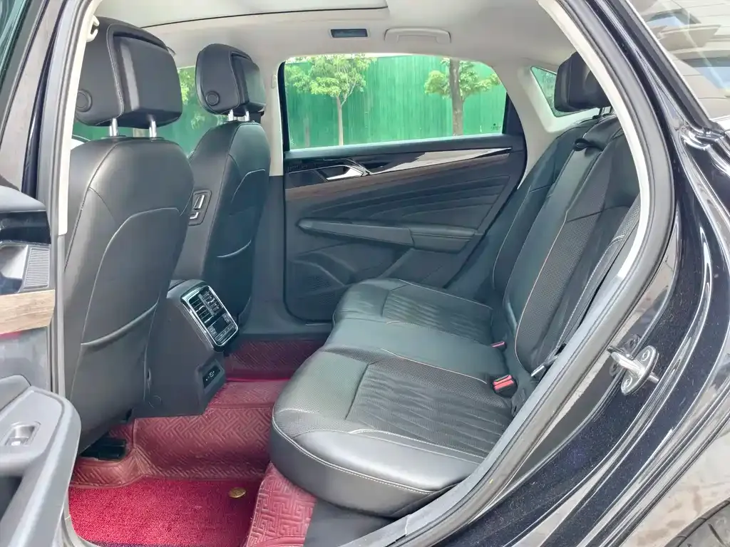 Volkswagen Passat — фото 6