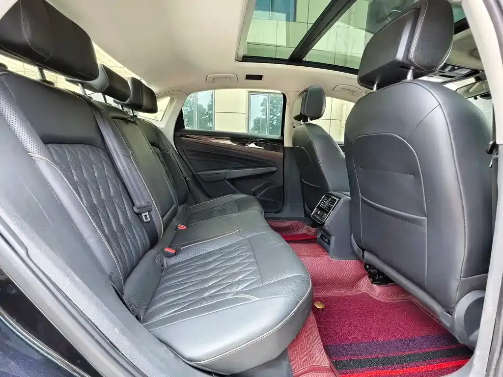 Volkswagen Passat — фото 5