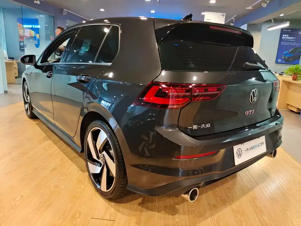 Volkswagen Golf GTI — фото 3