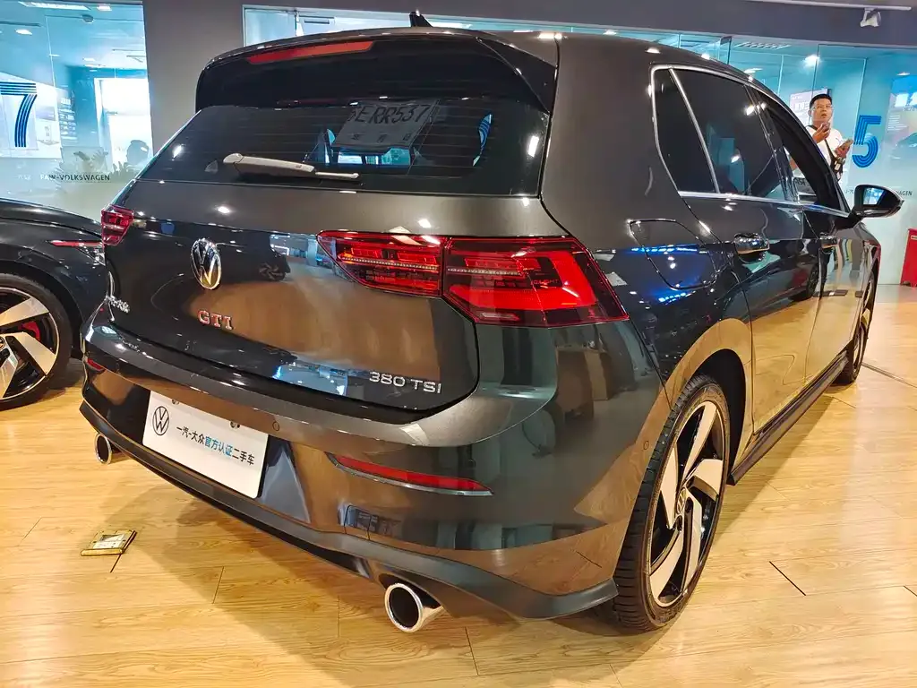 Volkswagen Golf GTI — фото 6