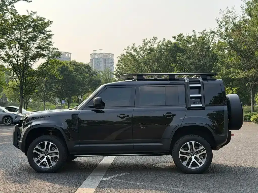 Land Rover Defender — фото 10