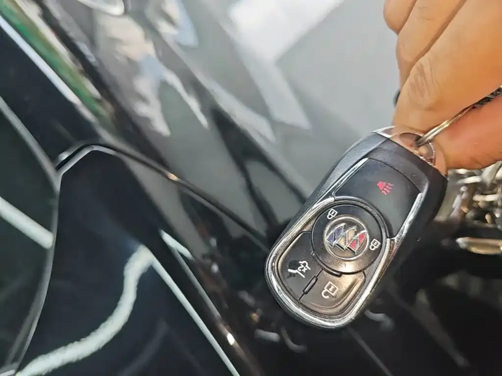 Buick Envision Plus — фото 5