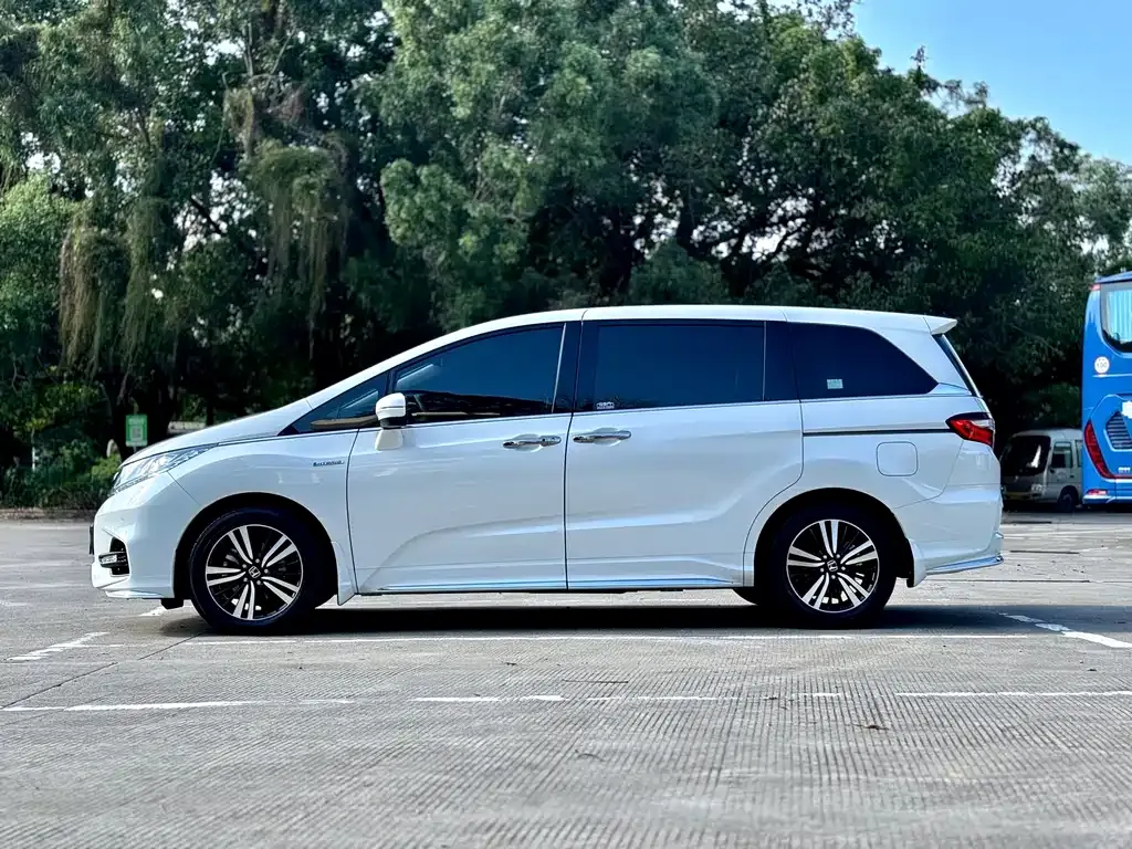 Honda Odyssey — фото 5