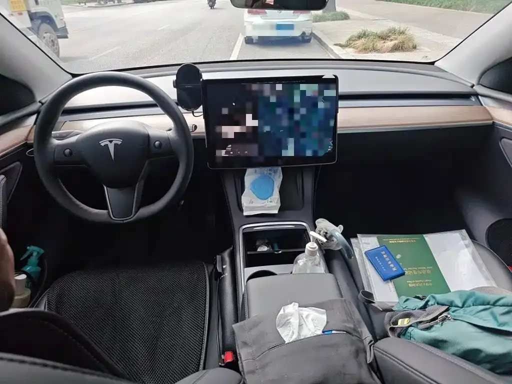 Tesla Model Y — фото 6