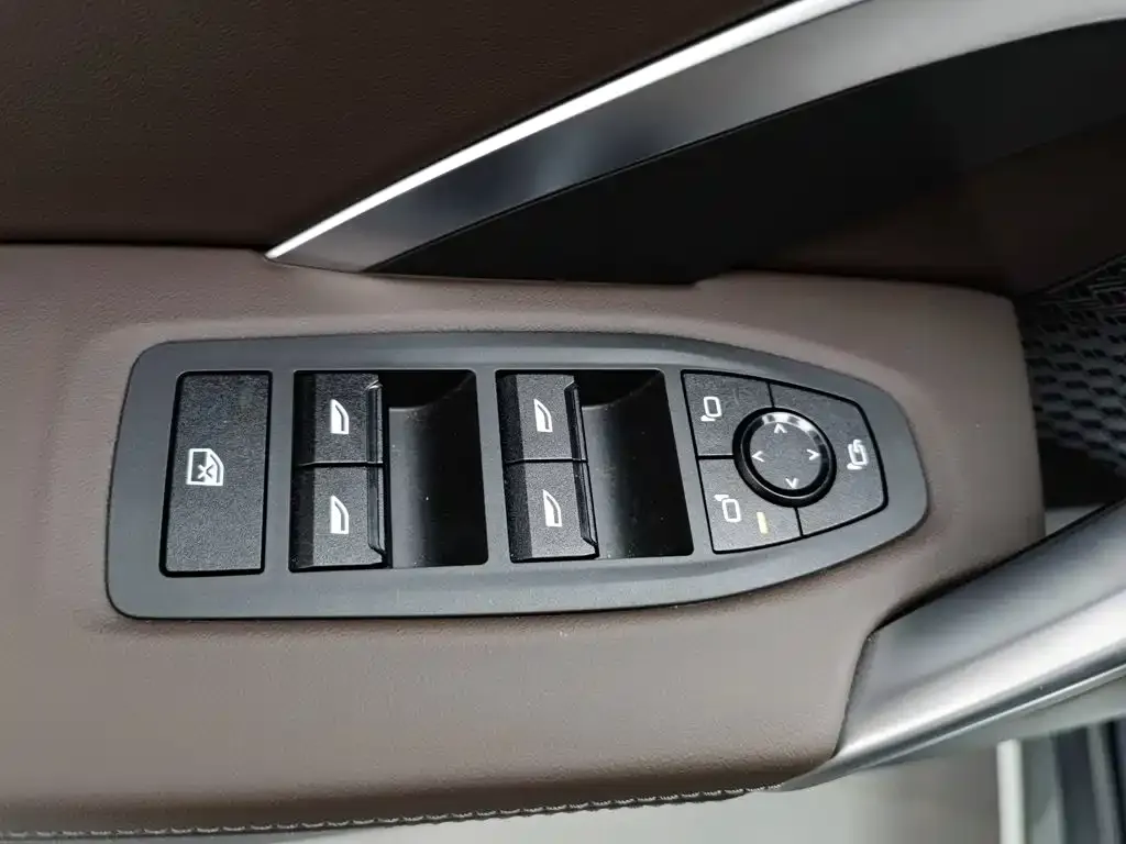 BMW X1 — фото 10