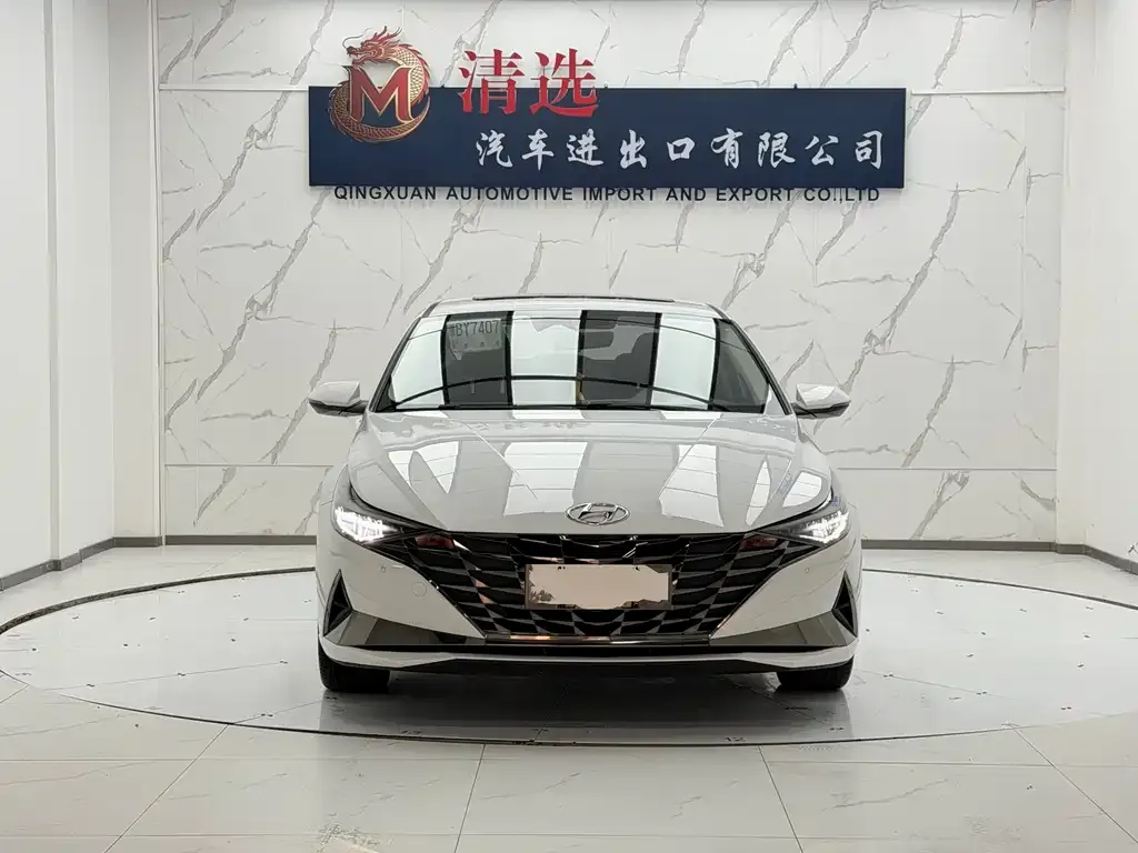 Hyundai Elantra — фото 10