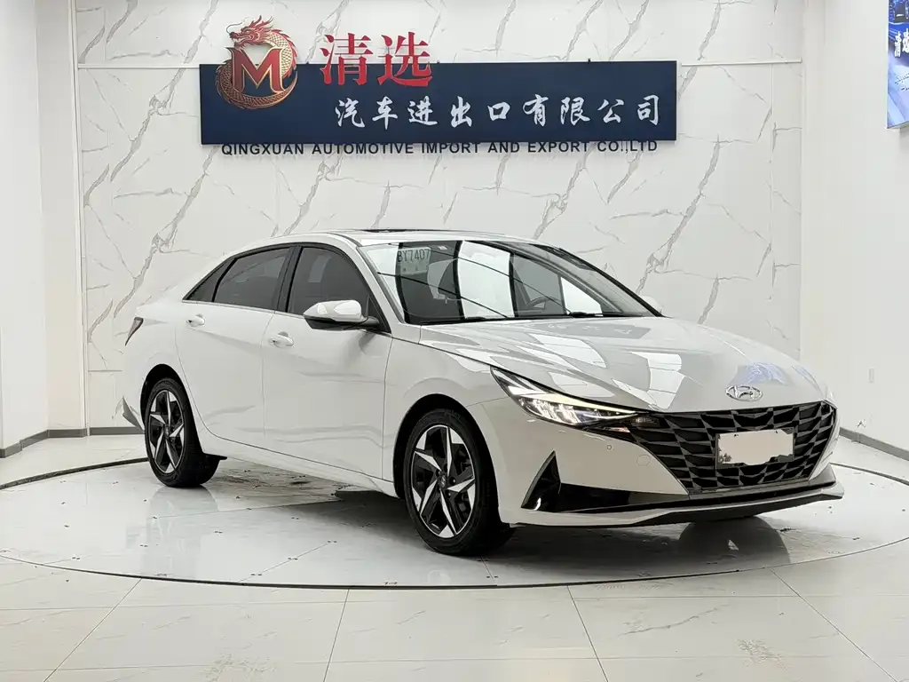 Hyundai Elantra — фото 5