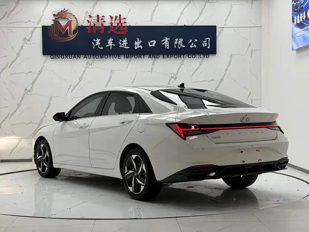 Hyundai Elantra — фото 6
