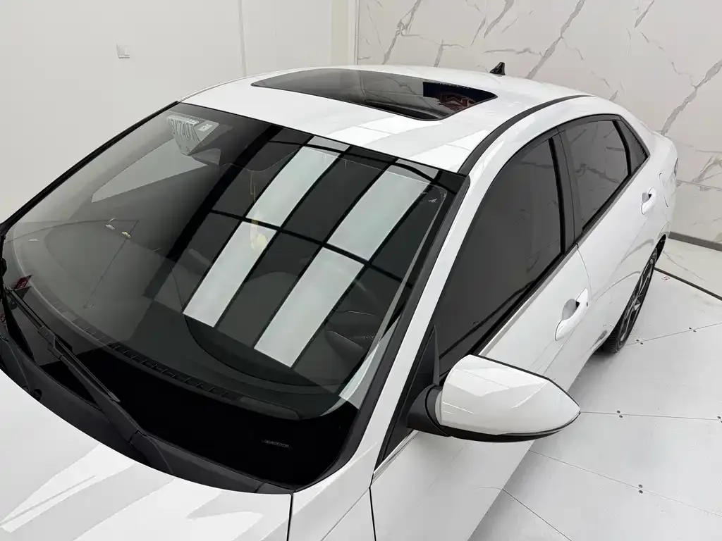 Hyundai Elantra — фото 2