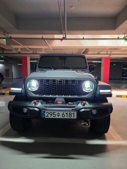 Jeep Wrangler — фото 1