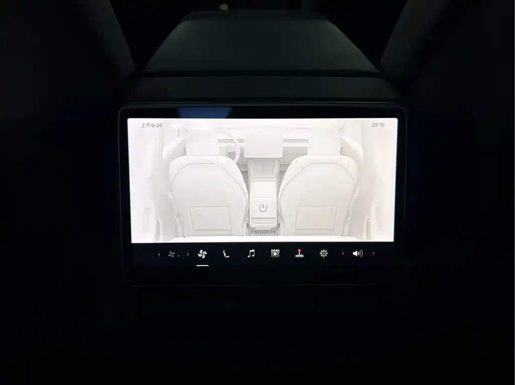 Tesla Model 3 — фото 2