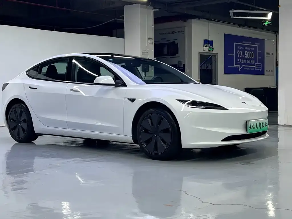 Tesla Model 3 — фото 3