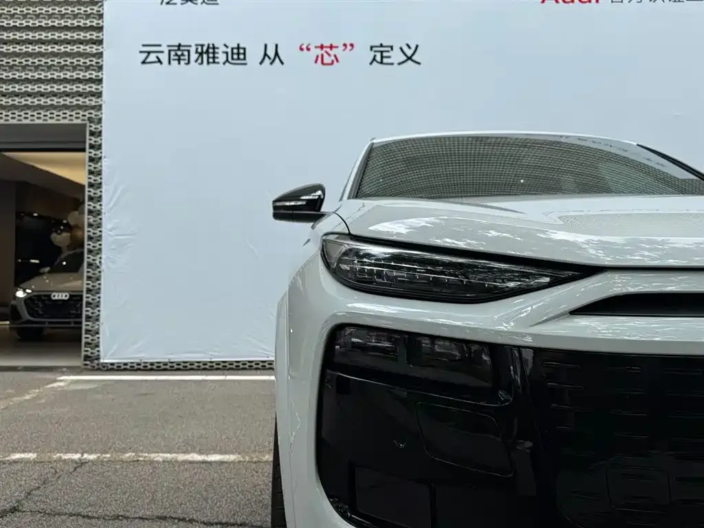 Audi Q6L e-tron — фото 10
