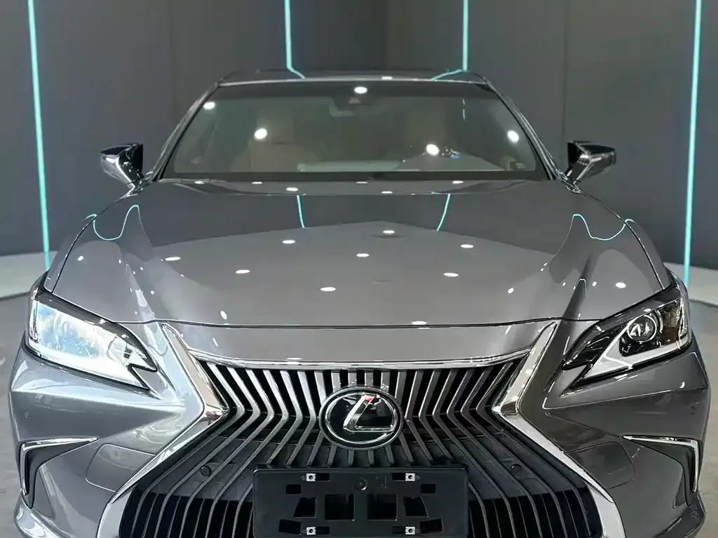 Lexus ES — фото 8