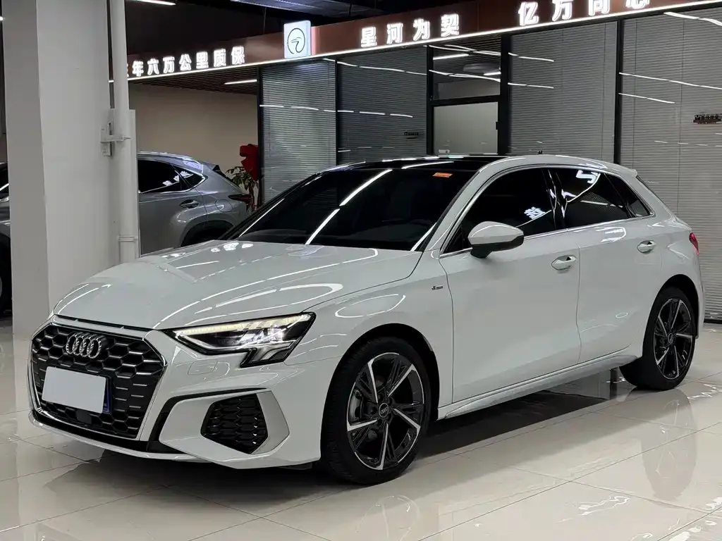 Audi A3 — фото 1