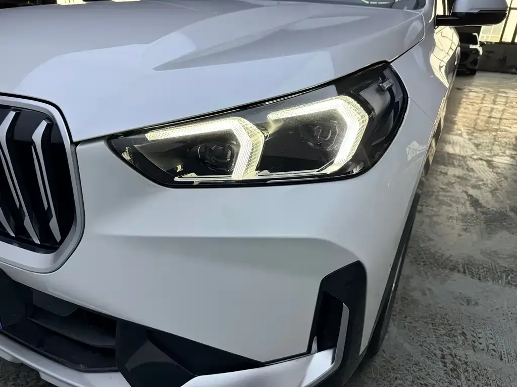 BMW X1 — фото 9