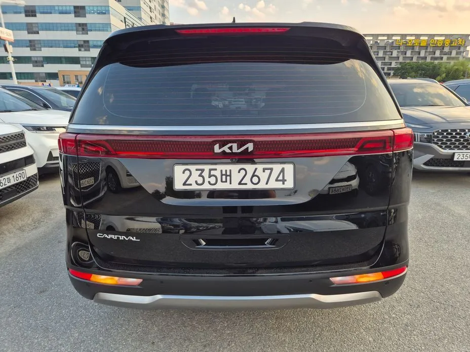 Kia Carnival — фото 3