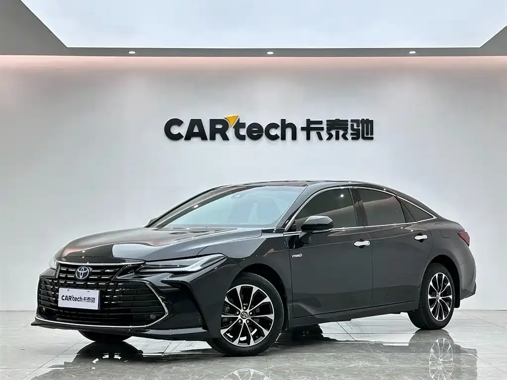 Toyota Avalon — фото 1
